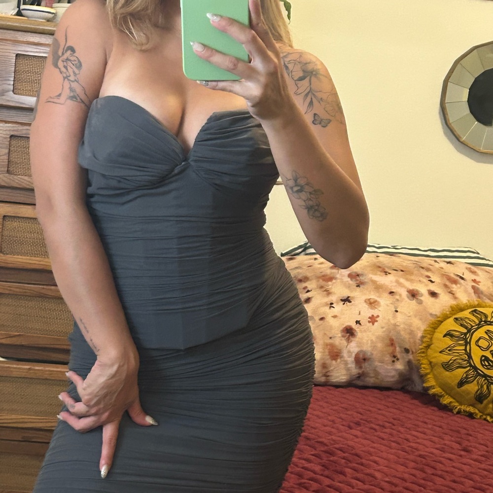House of CB Elegant Gray ruched Strapless Dress - Picture 4 of 11